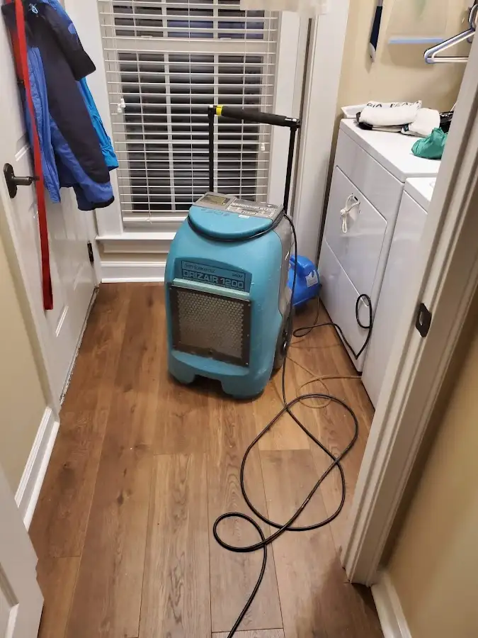Commercial dehumidifier deployed for Flood Damage Cleanup in Rohnert Park
